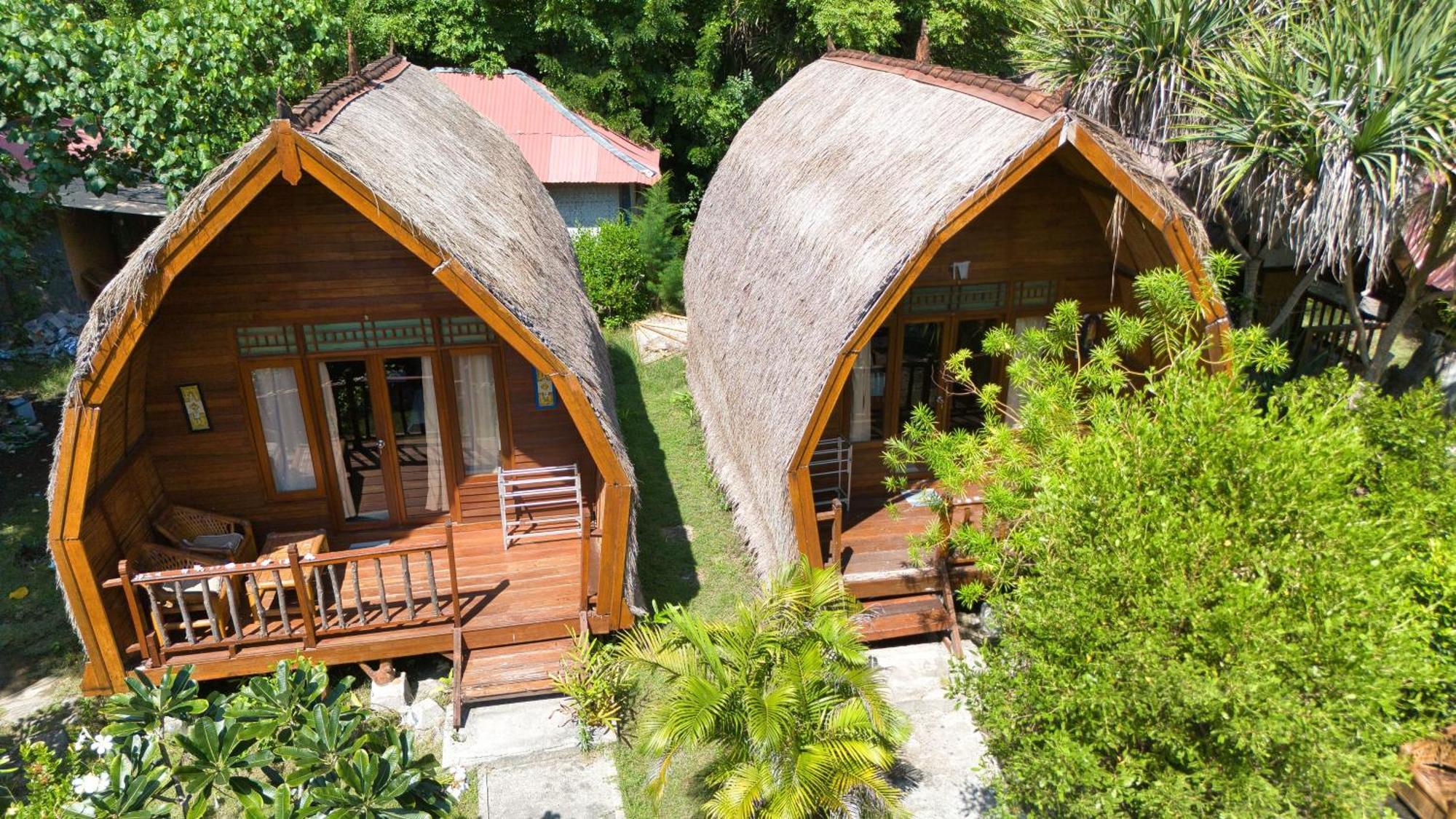 Bunga Bungalows Gili Meno Exterior foto